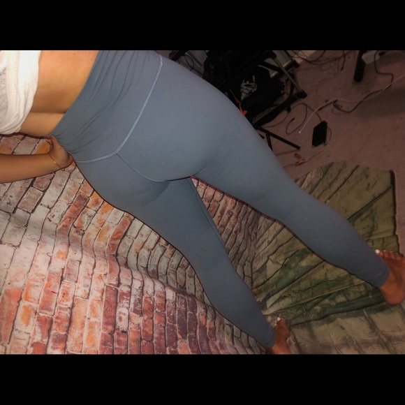 LN! Lulu Sz 10 align 28” wrap waist - Picture 2 of 5